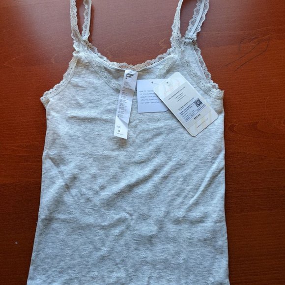 Fabletics Seamless skinny strap tank top - Picture 2 of 9